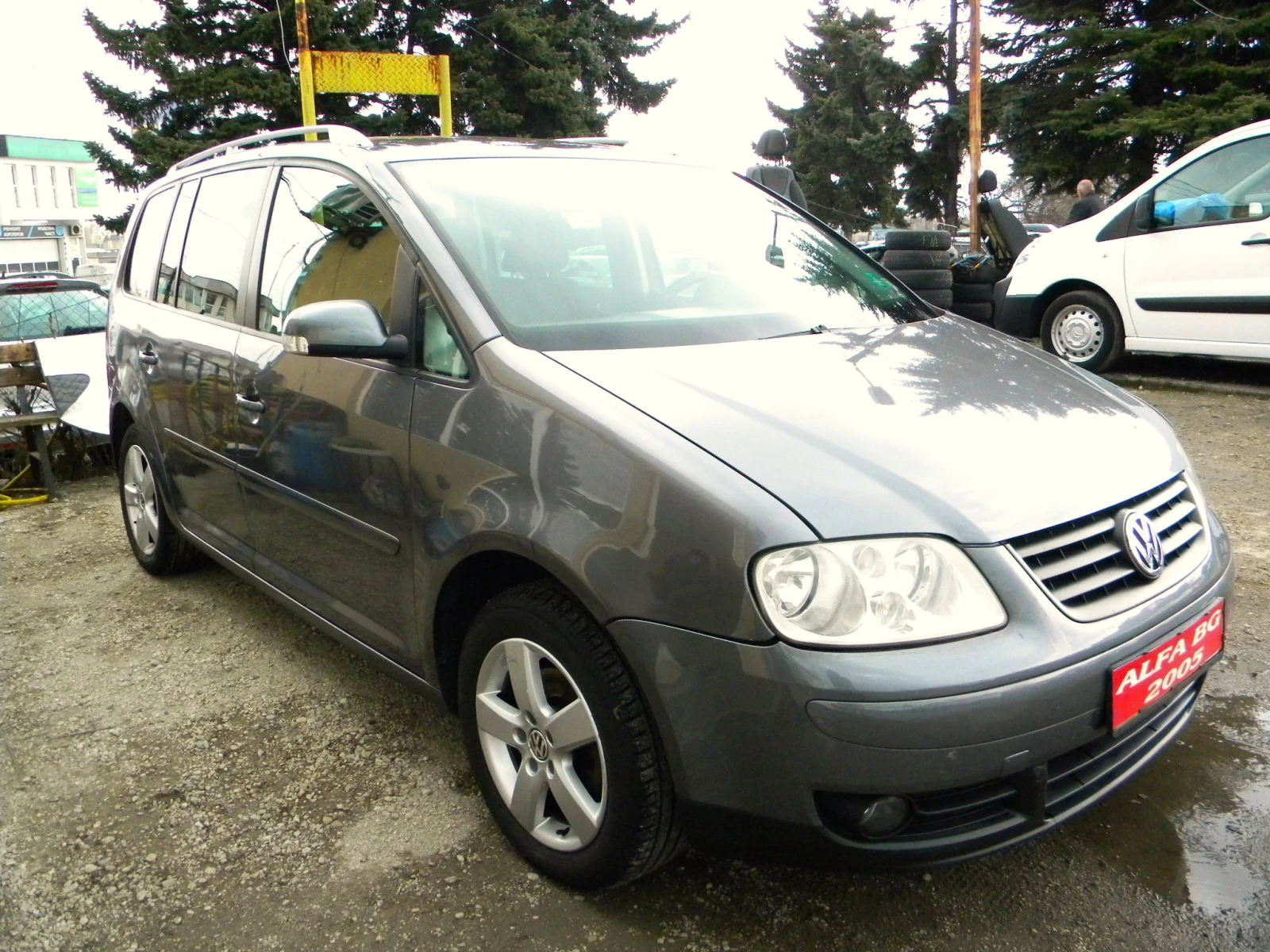 VW Touran 2.0TDI-6ck* 7места* EURO4, снимка 3 - Автомобили и джипове - 53737555