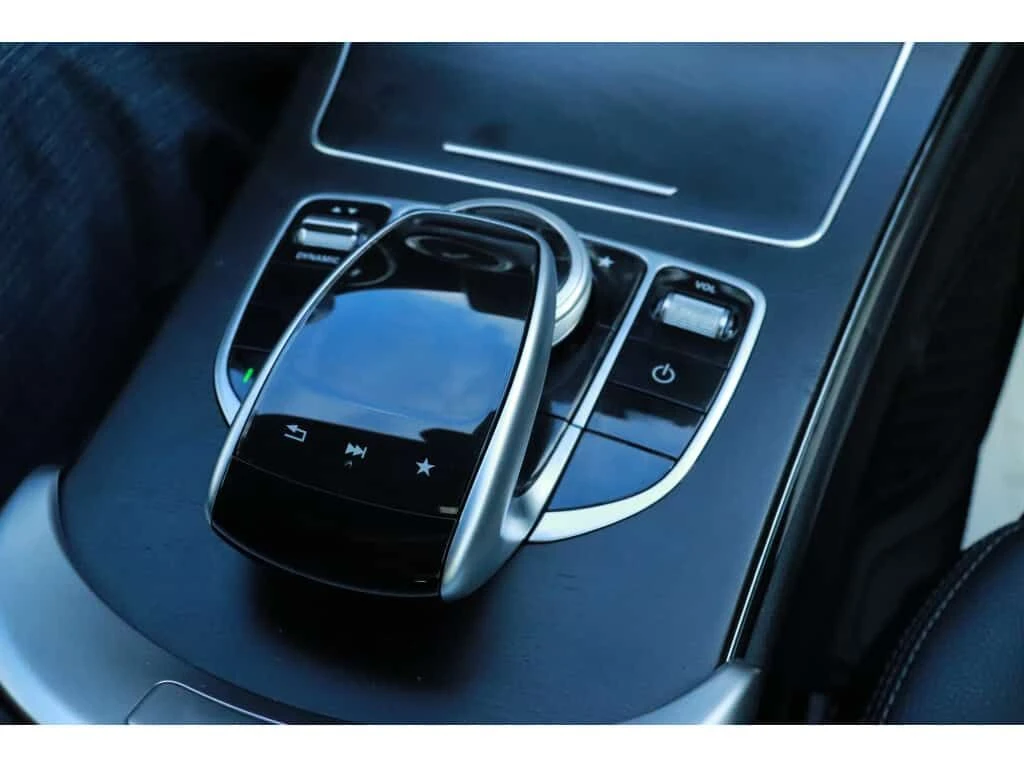 Mercedes-Benz C 300 * 4MATIC Sedan / WELL MAINTAINED / NO ACCIDENT * C, снимка 17 - Автомобили и джипове - 53801586