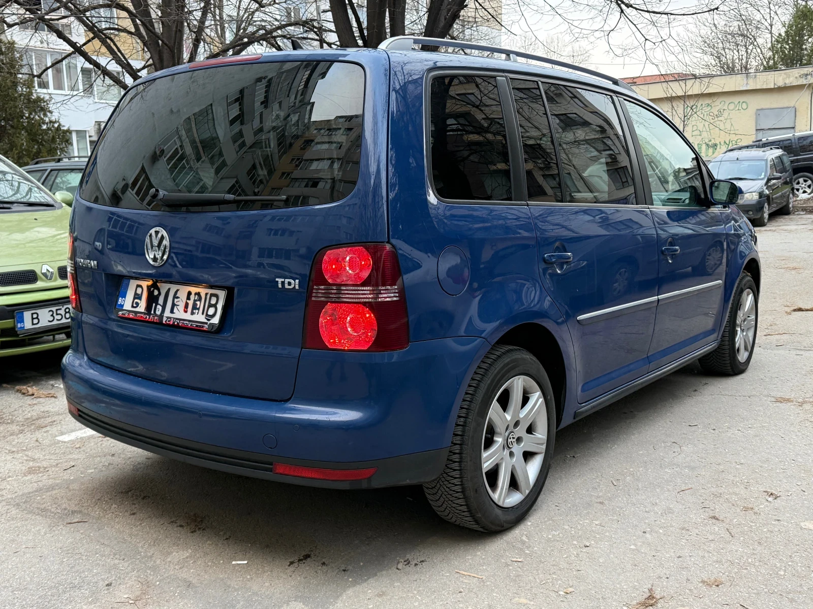 VW Touran 1, 9 TDI , снимка 6 - Автомобили и джипове - 53818148