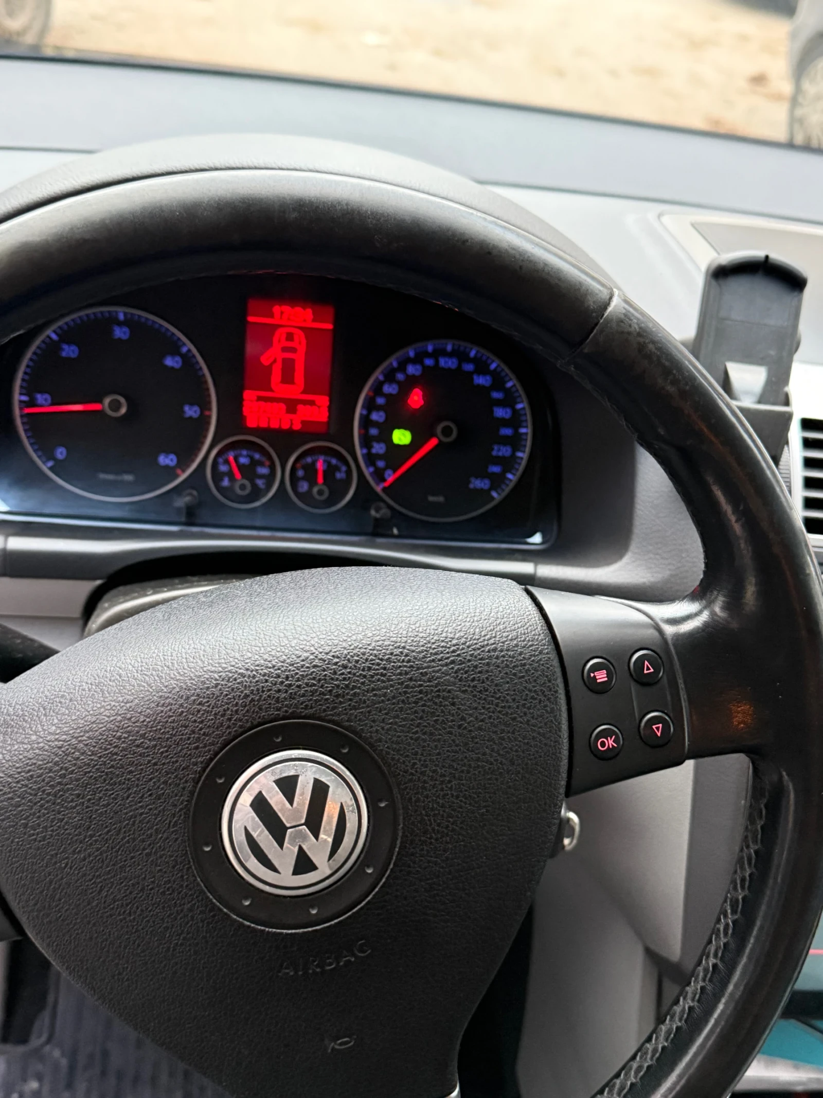 VW Touran 1, 9 TDI , снимка 11 - Автомобили и джипове - 53818148