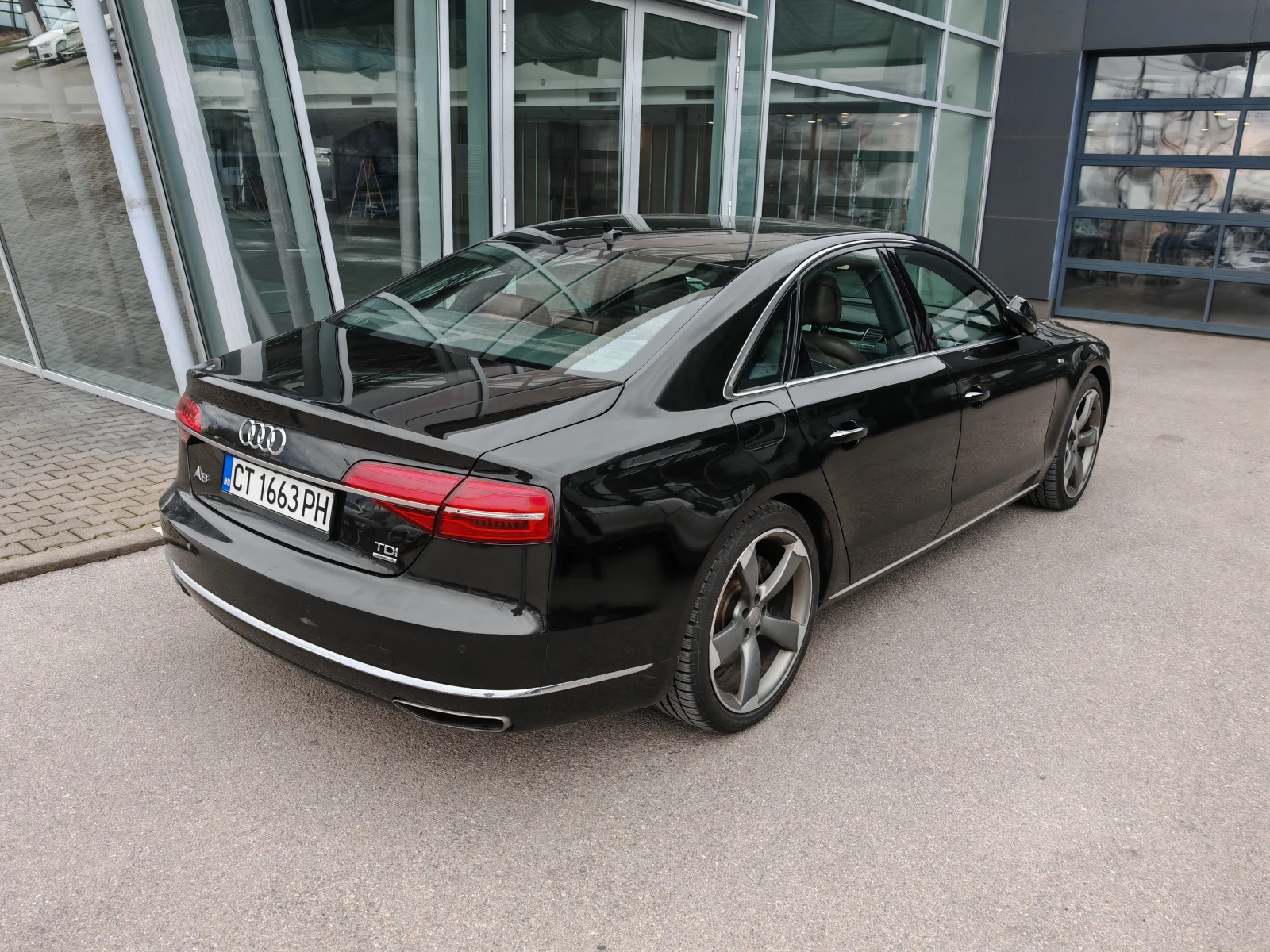 Audi A8 ПЪЛНА СЕРВИЗНА ИСТОРИЯ В АУДИ, снимка 5 - Автомобили и джипове - 53916493