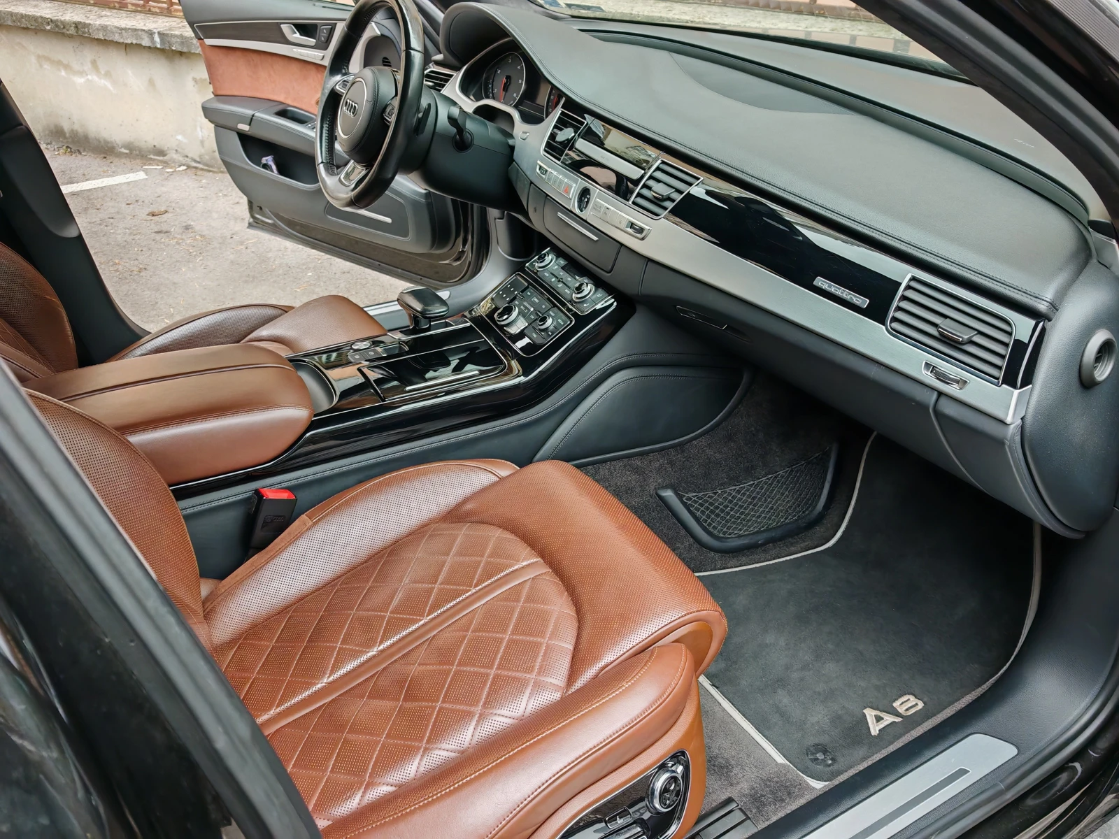 Audi A8 ПЪЛНА СЕРВИЗНА ИСТОРИЯ В АУДИ, снимка 12 - Автомобили и джипове - 53916493