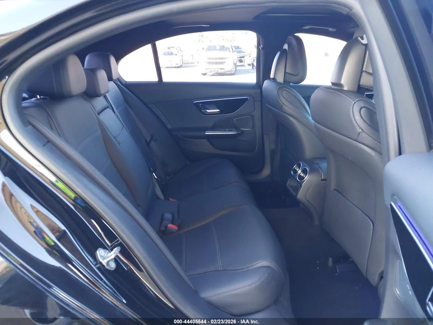 Mercedes-Benz C 300 2.0l Sedan, снимка 8 - Автомобили и джипове - 53942389