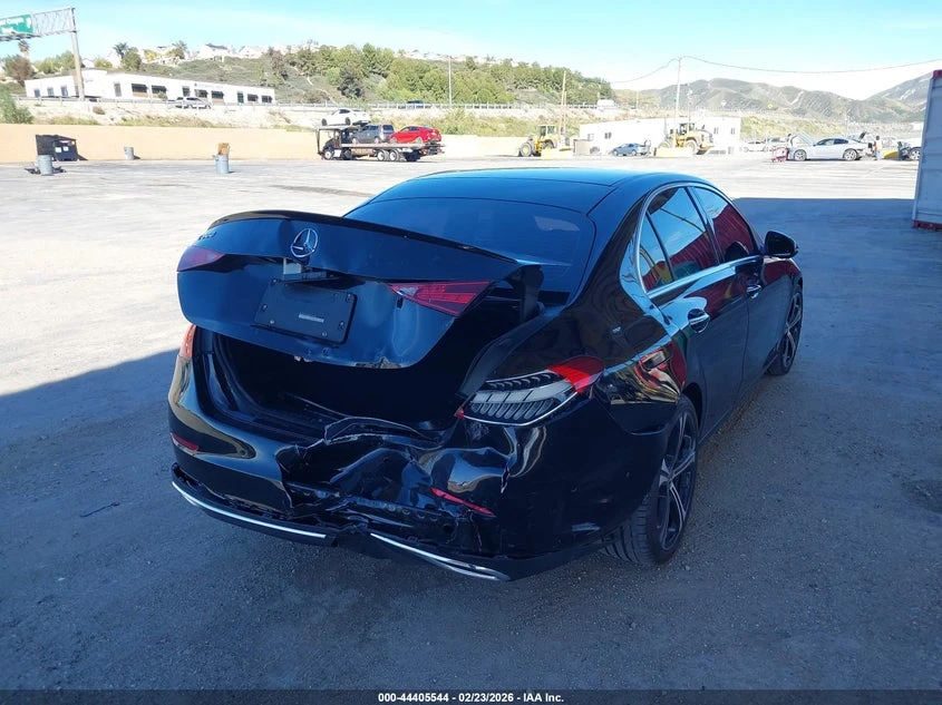 Mercedes-Benz C 300 2.0l Sedan, снимка 4 - Автомобили и джипове - 53942389