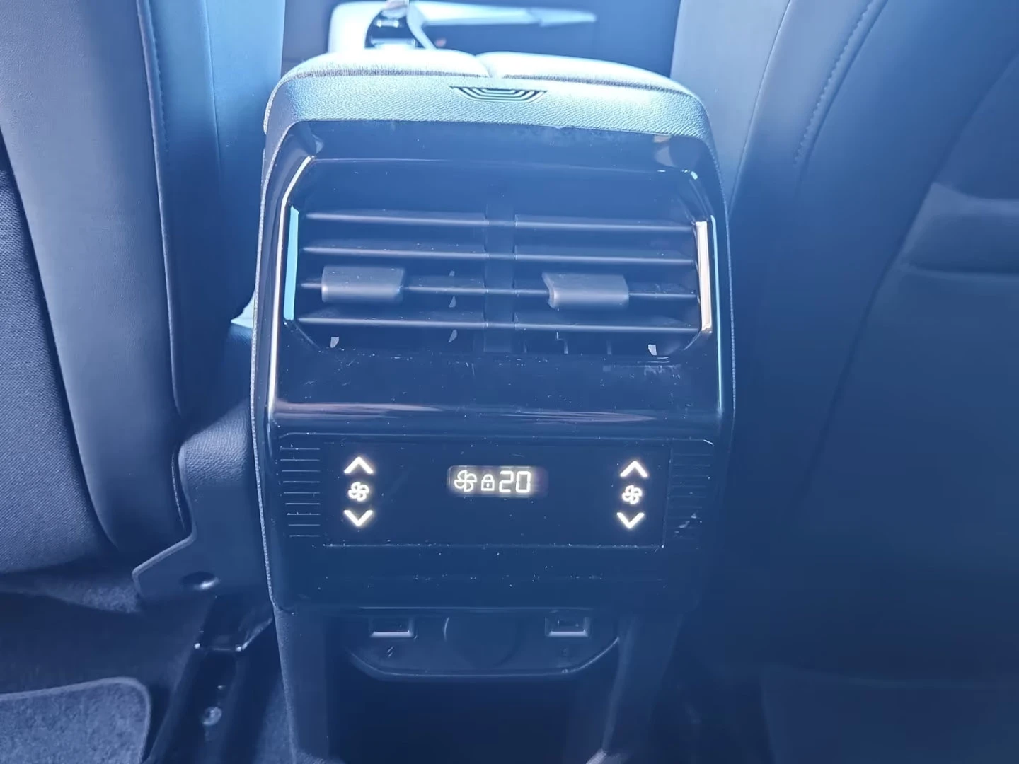 Peugeot 5008 ALLURE/145HP/7S/CAM/NAVI/DIGI/CPLAY/KLESS/107q, снимка 14 - Автомобили и джипове - 54055956