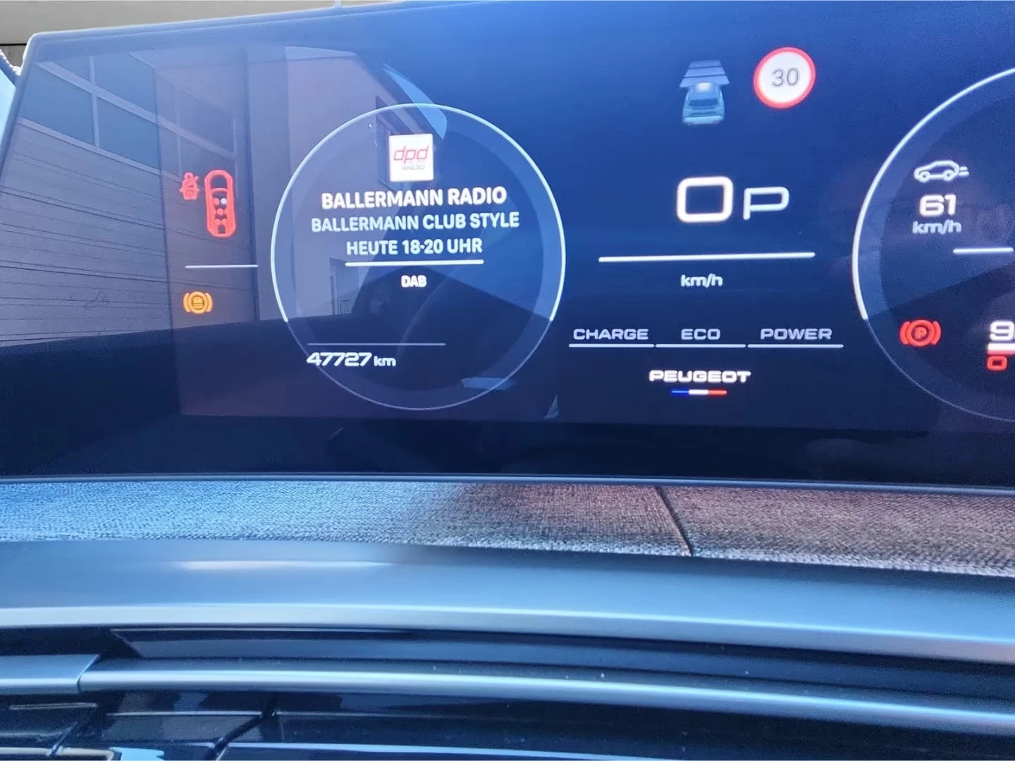 Peugeot 5008 ALLURE/145HP/7S/CAM/NAVI/DIGI/CPLAY/KLESS/107q, снимка 8 - Автомобили и джипове - 54055956