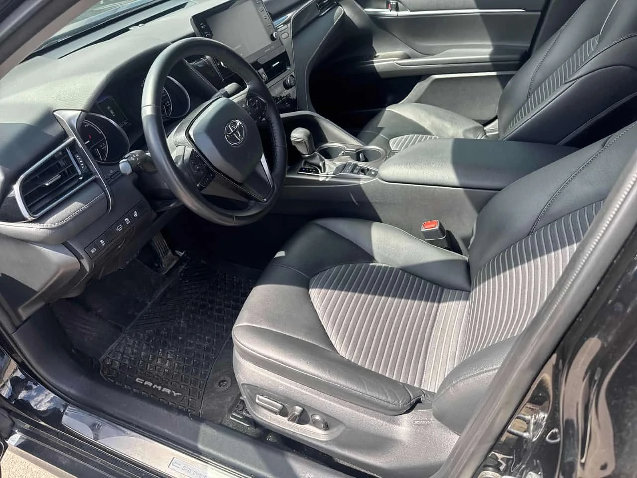 Toyota Camry * Hybrid SE Auto * CARFAX * 2 КЛЮЧА * KEYLESS * , снимка 5 - Автомобили и джипове - 54215982