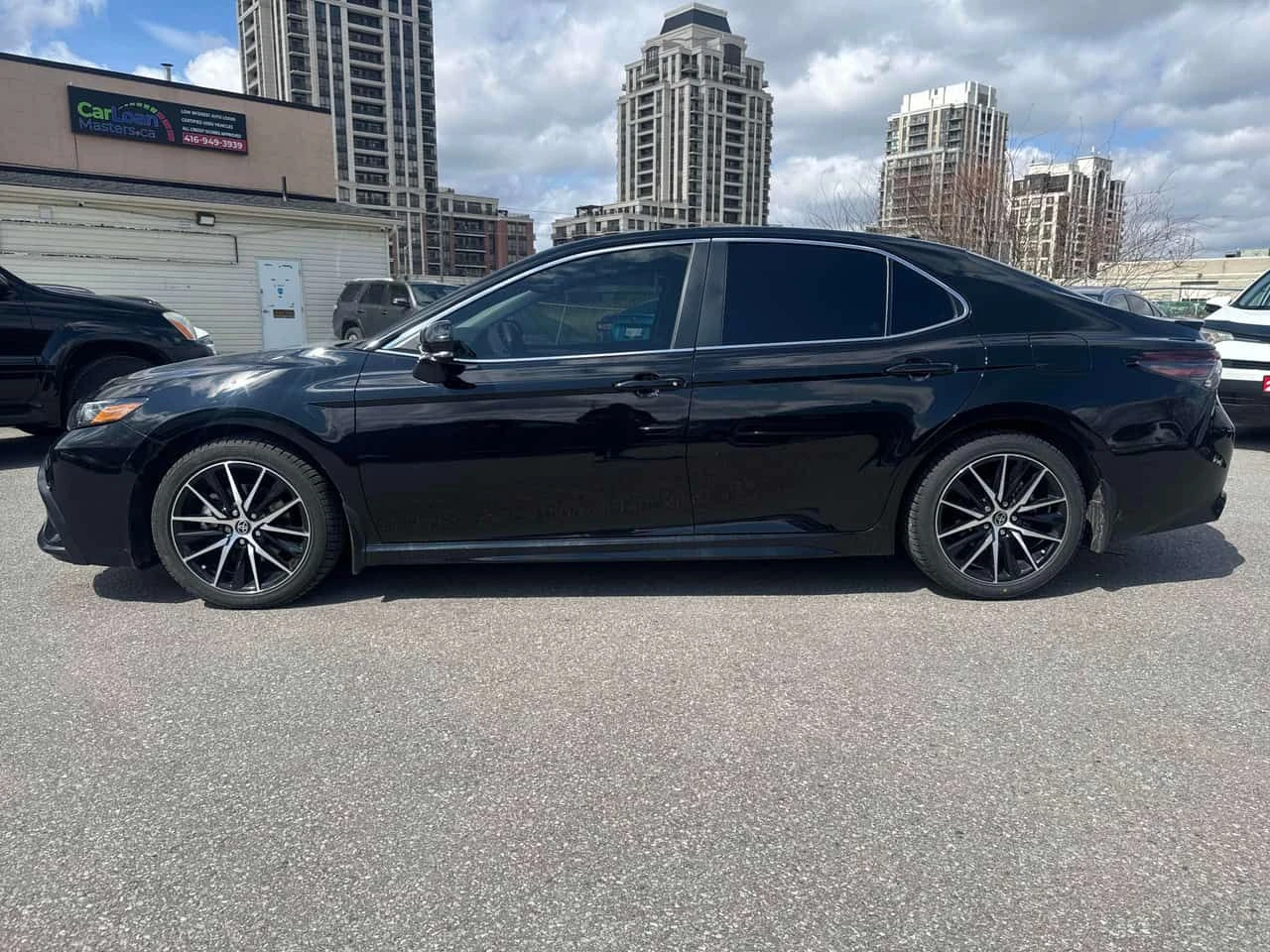 Toyota Camry * Hybrid SE Auto * CARFAX * 2 КЛЮЧА * KEYLESS * , снимка 2 - Автомобили и джипове - 54215982