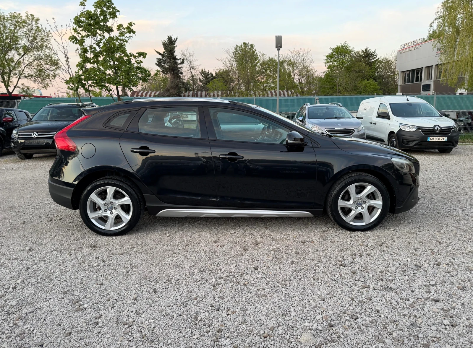 Volvo V40 Cross Country T4       ТОП СЪСТОЯНИЕ !!!  , снимка 6 - Автомобили и джипове - 54421731