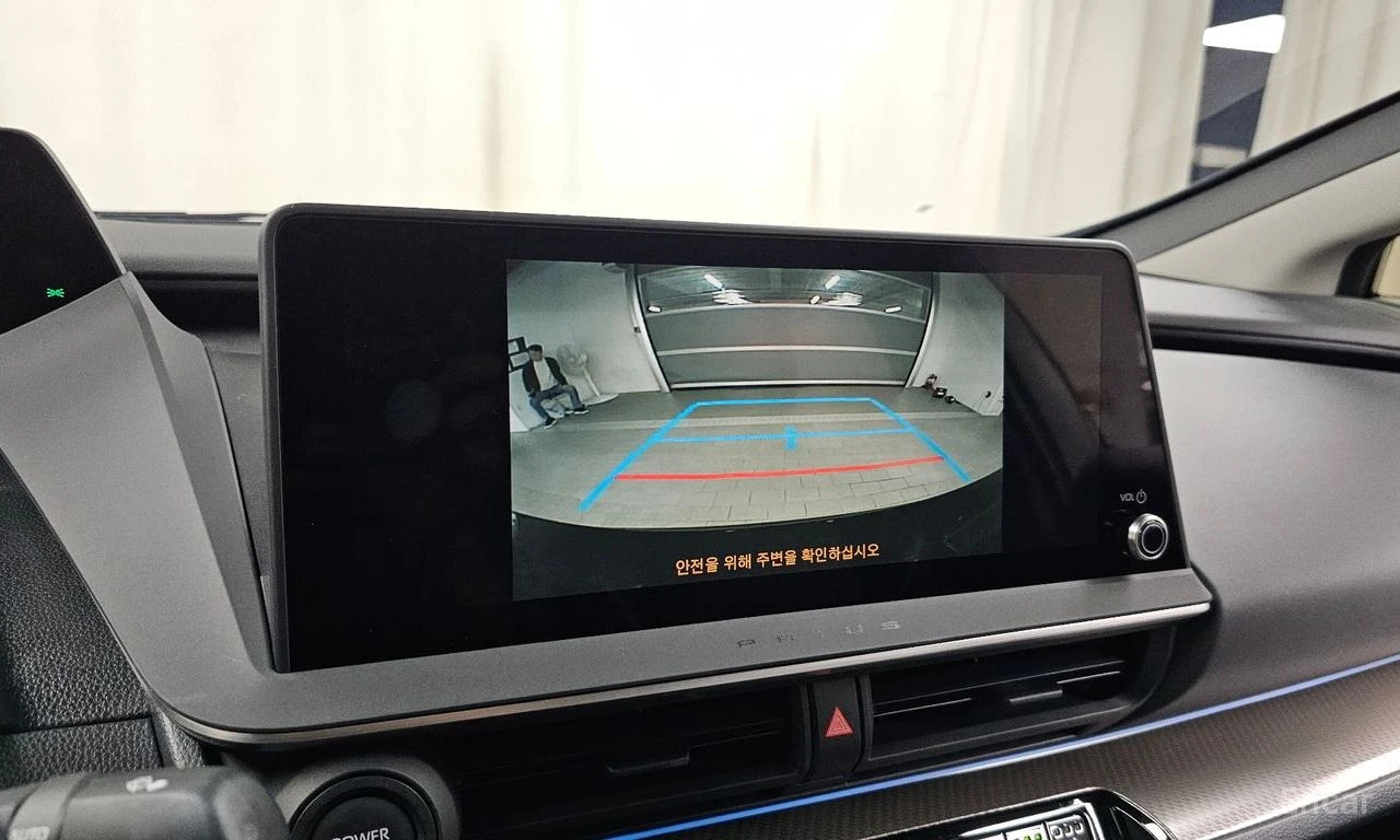 Toyota Prius * 2.0* XLE* КОЖА* ПОДГРЕВ* ОБДУХВАНЕ* ПАНОРАМА* КА, снимка 14 - Автомобили и джипове - 54446270