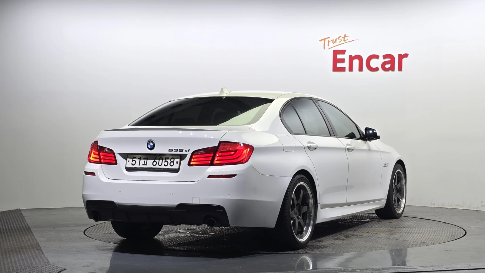 BMW 535 M-PK* SHODOWLINE* PANO* HEAD-UP* КРАЙНА ЦЕНА, снимка 3 - Автомобили и джипове - 54751166