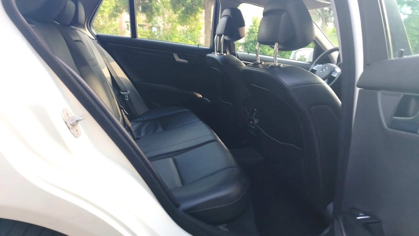 Mercedes-Benz C 180 CDI, снимка 11 - Автомобили и джипове - 54800084