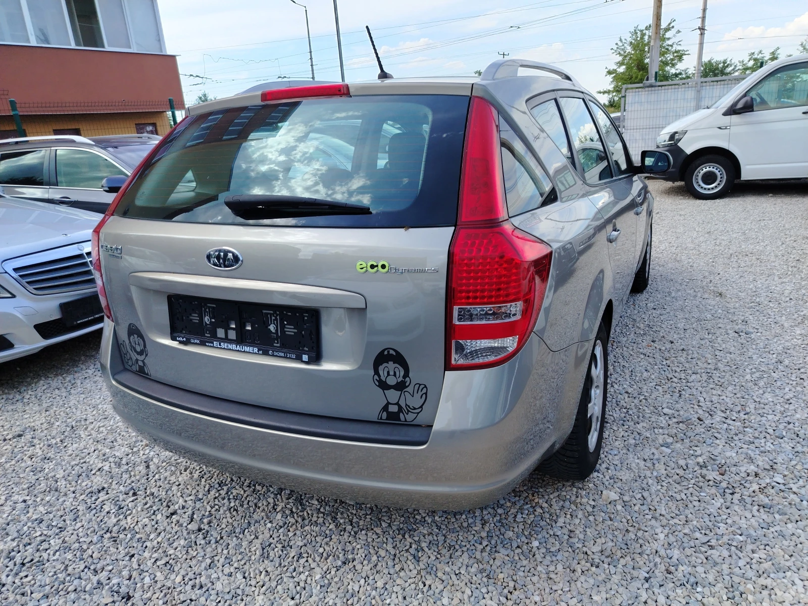 Kia Ceed 1.4i 143000km, снимка 4 - Автомобили и джипове - 54825334