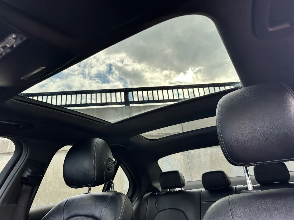 Mercedes-Benz C 300 4MATIC #LUXURY#, снимка 11 - Автомобили и джипове - 54883393