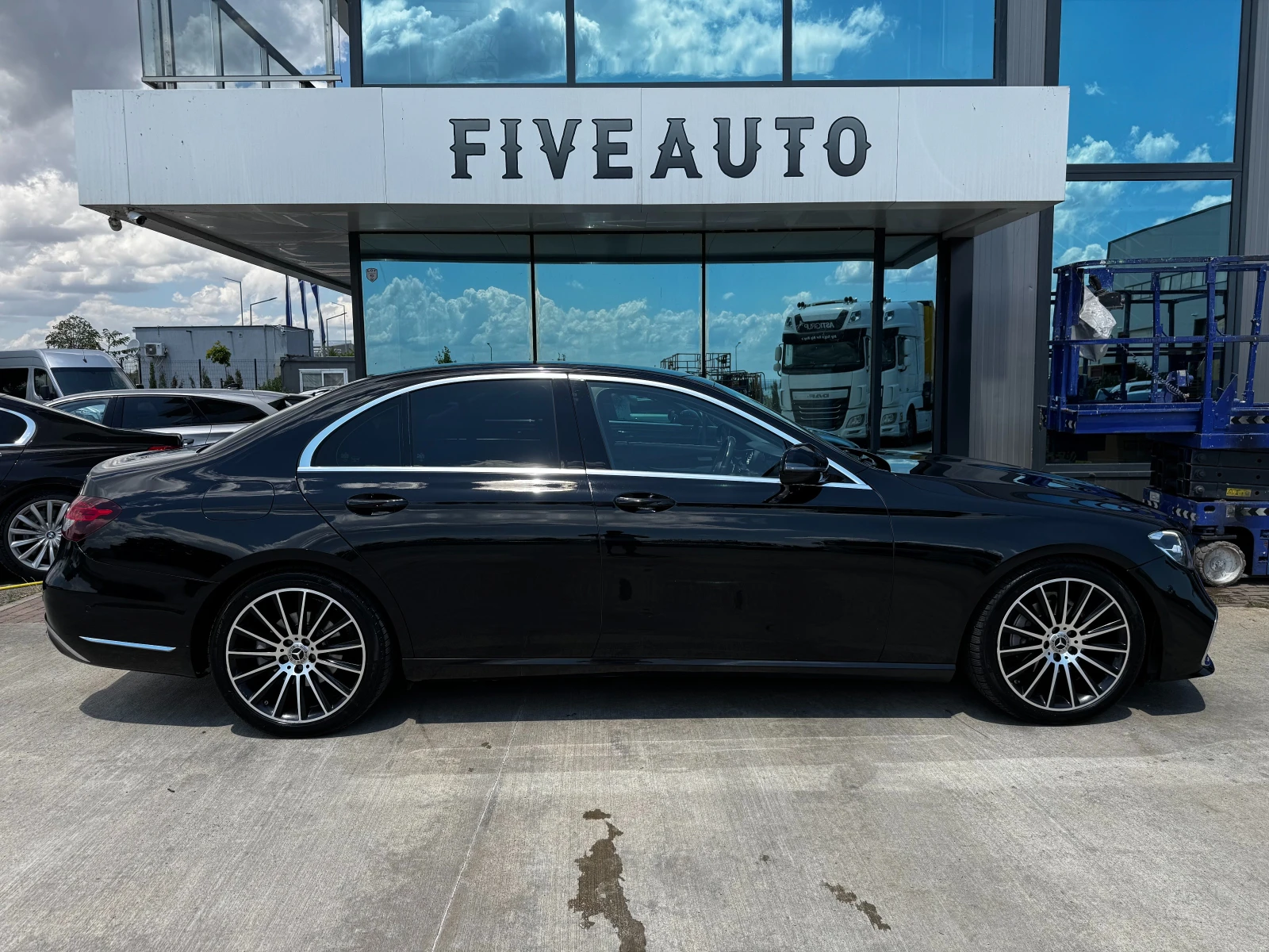 Mercedes-Benz E 200 D / Facelift / Digital / , снимка 8 - Автомобили и джипове - 55232792