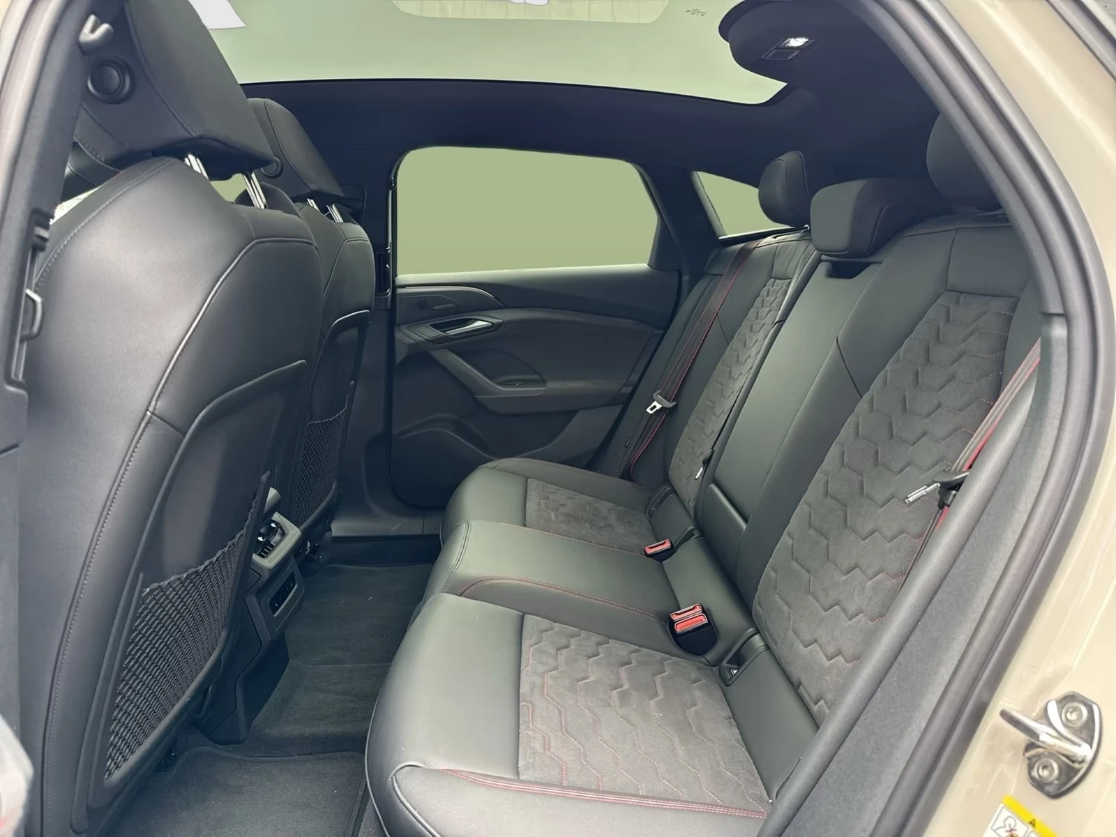 Audi S6 E-TRON SPORTBACK/ MMI DISPLAY/ HUD/ B&O/ 360/ PANO, снимка 13 - Автомобили и джипове - 55239727