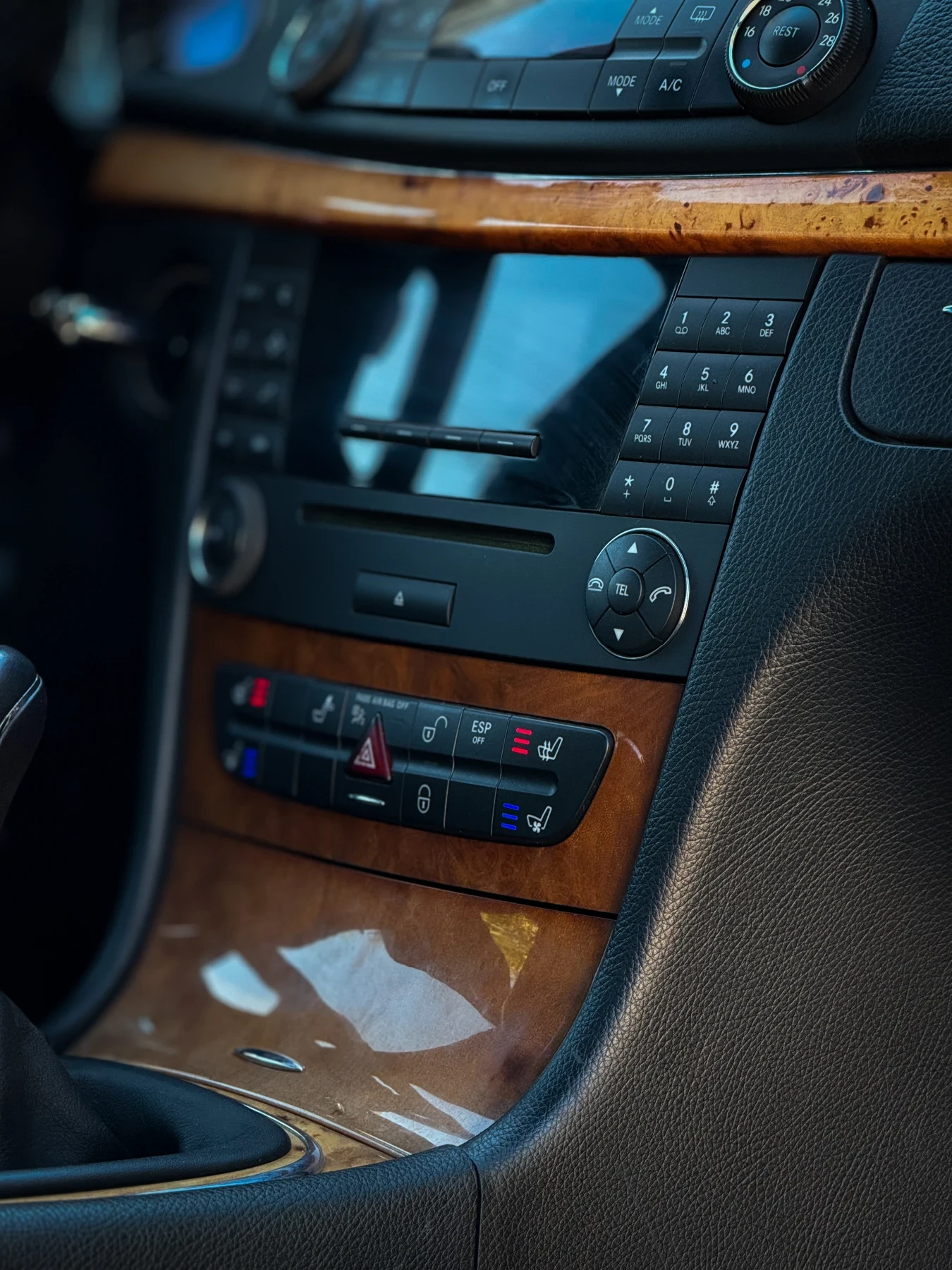 Mercedes-Benz E 200 | LPG | Kompressor EVO Designo, снимка 12 - Автомобили и джипове - 55633749