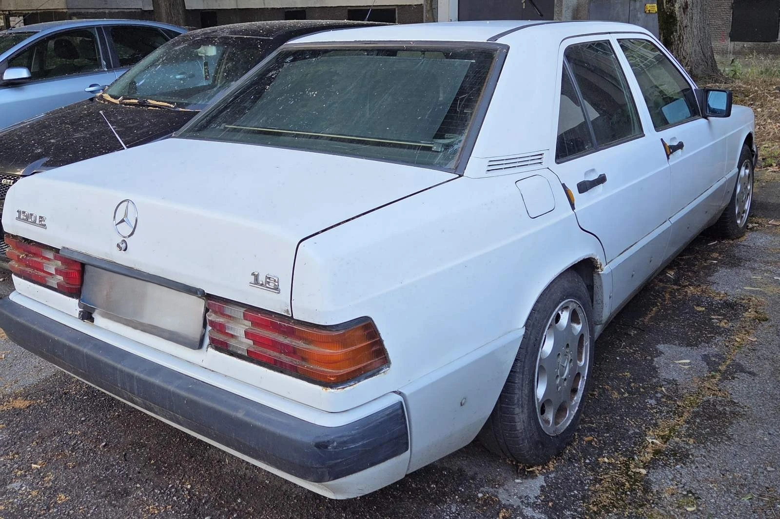 Mercedes-Benz 190 E, снимка 5 - Автомобили и джипове - 55318786
