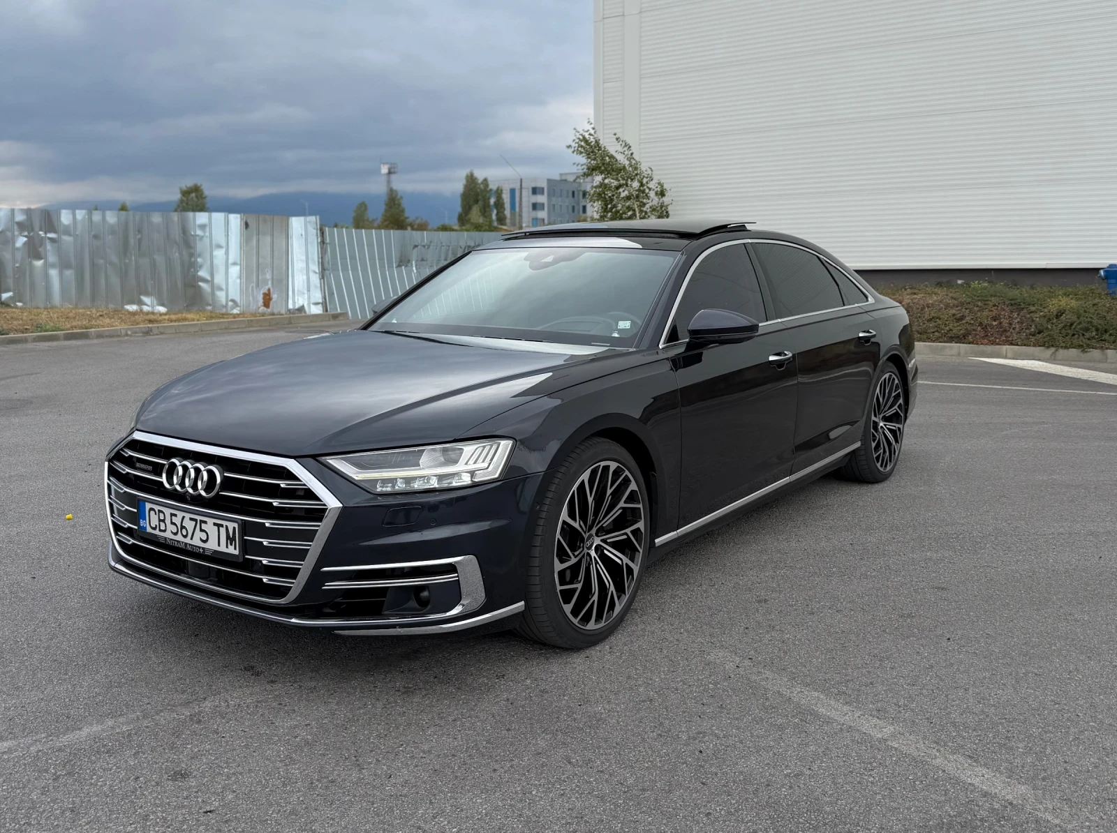 Audi A8 L QUATTRO* B&O* 3XTV* MATRIX* 360CAM* PANO* HUD* , снимка 3 - Автомобили и джипове - 56242393