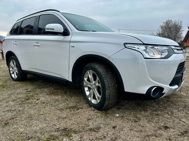 Mitsubishi Outlander 3.0 V6 , снимка 4 - Автомобили и джипове - 48589143