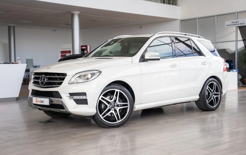 Mercedes-Benz ML 350 Bluettek!!! 350 BENZIN!!! МОРГА-5 БРОЯ !!! , снимка 4 - Автомобили и джипове - 48756112