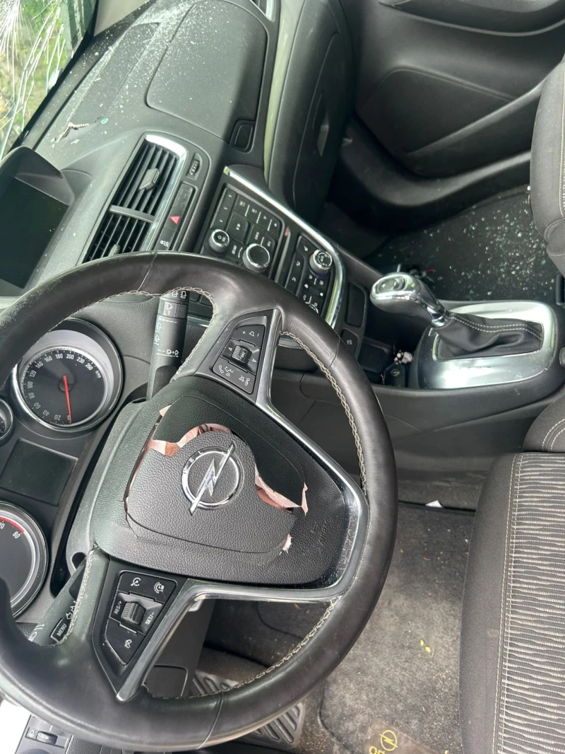 Opel Mokka 1.4 t, снимка 4 - Автомобили и джипове - 50448417