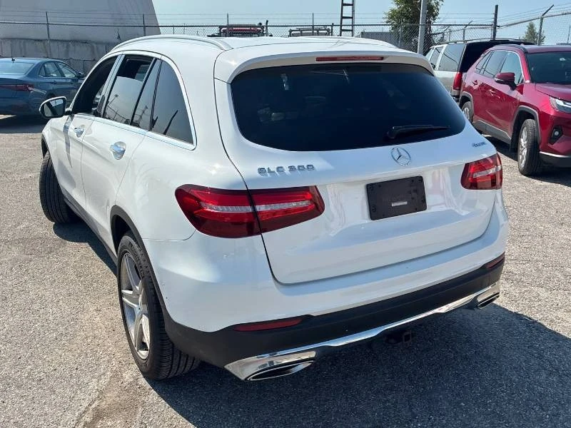Mercedes-Benz GLC 300 * 4MATIC * КОМПЛЕКТ ГУМИ И ДЖАНТИ * 2 КЛЮЧА * PANO, снимка 6 - Автомобили и джипове - 55602386
