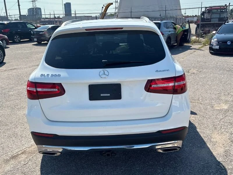 Mercedes-Benz GLC 300 * 4MATIC * КОМПЛЕКТ ГУМИ И ДЖАНТИ * 2 КЛЮЧА * PANO, снимка 3 - Автомобили и джипове - 55602386