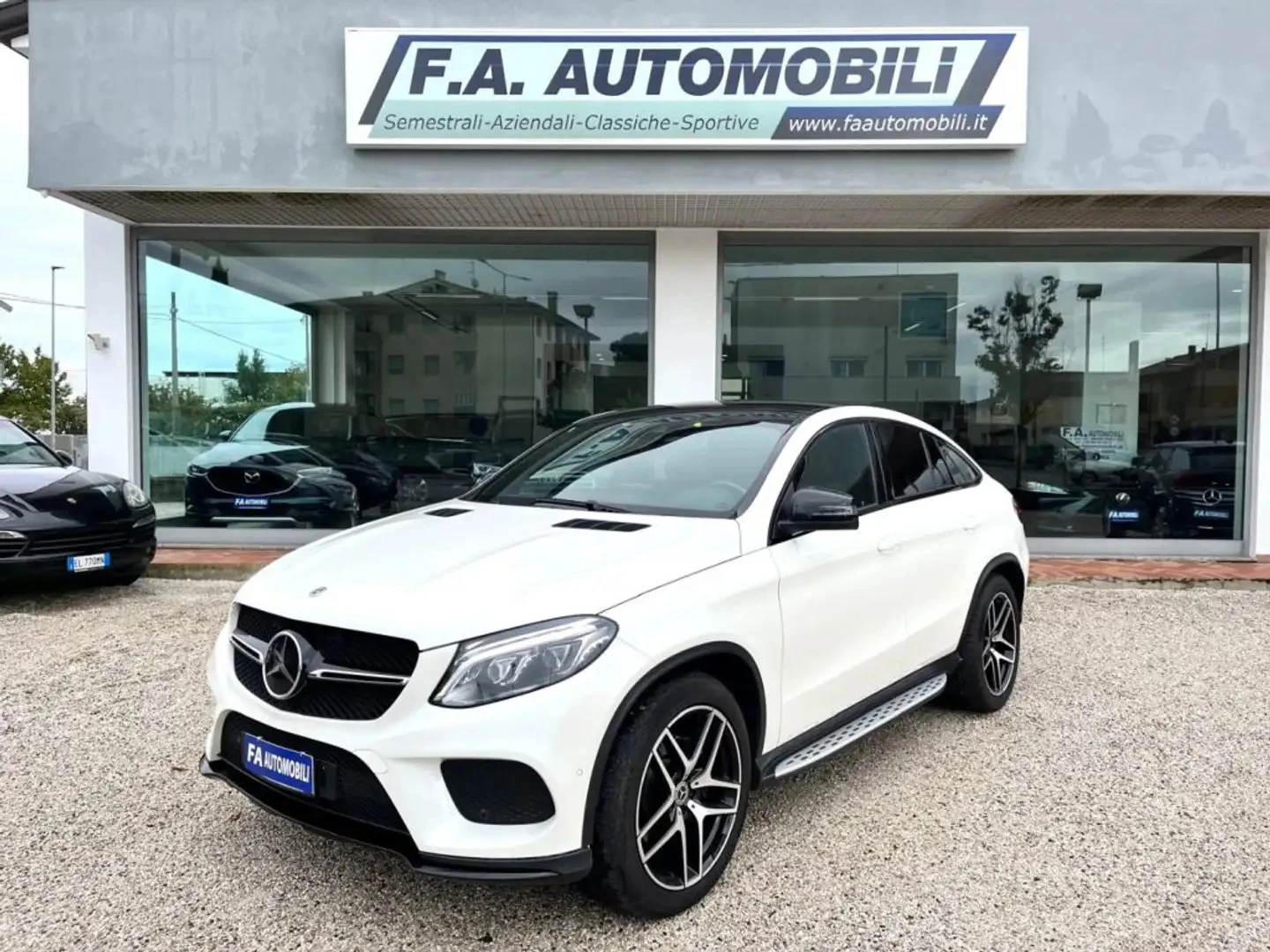 Mercedes-Benz GLE 350 4Matic Coupé Premium Plus PANORAMA - изображение 7