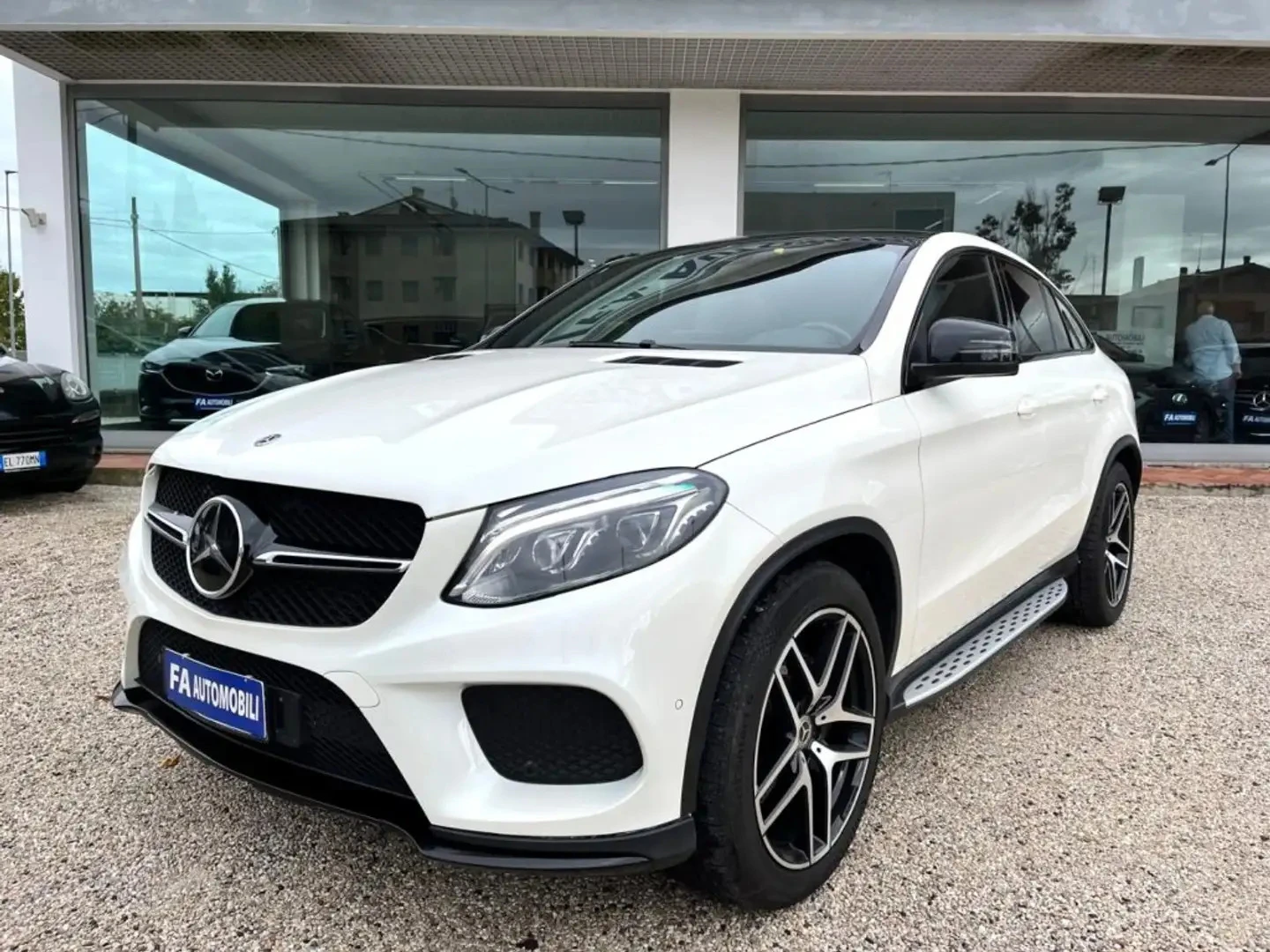 Mercedes-Benz GLE 350 4Matic Coupé Premium Plus PANORAMA - изображение 2