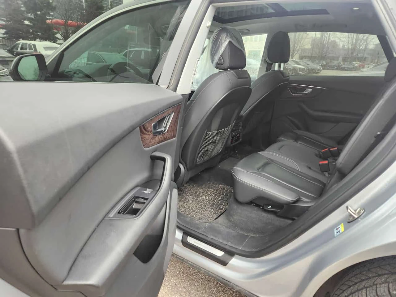 Audi Q8 * Progressiv * CARFAX * Дистроник * Обдухване * , снимка 12 - Автомобили и джипове - 54072753