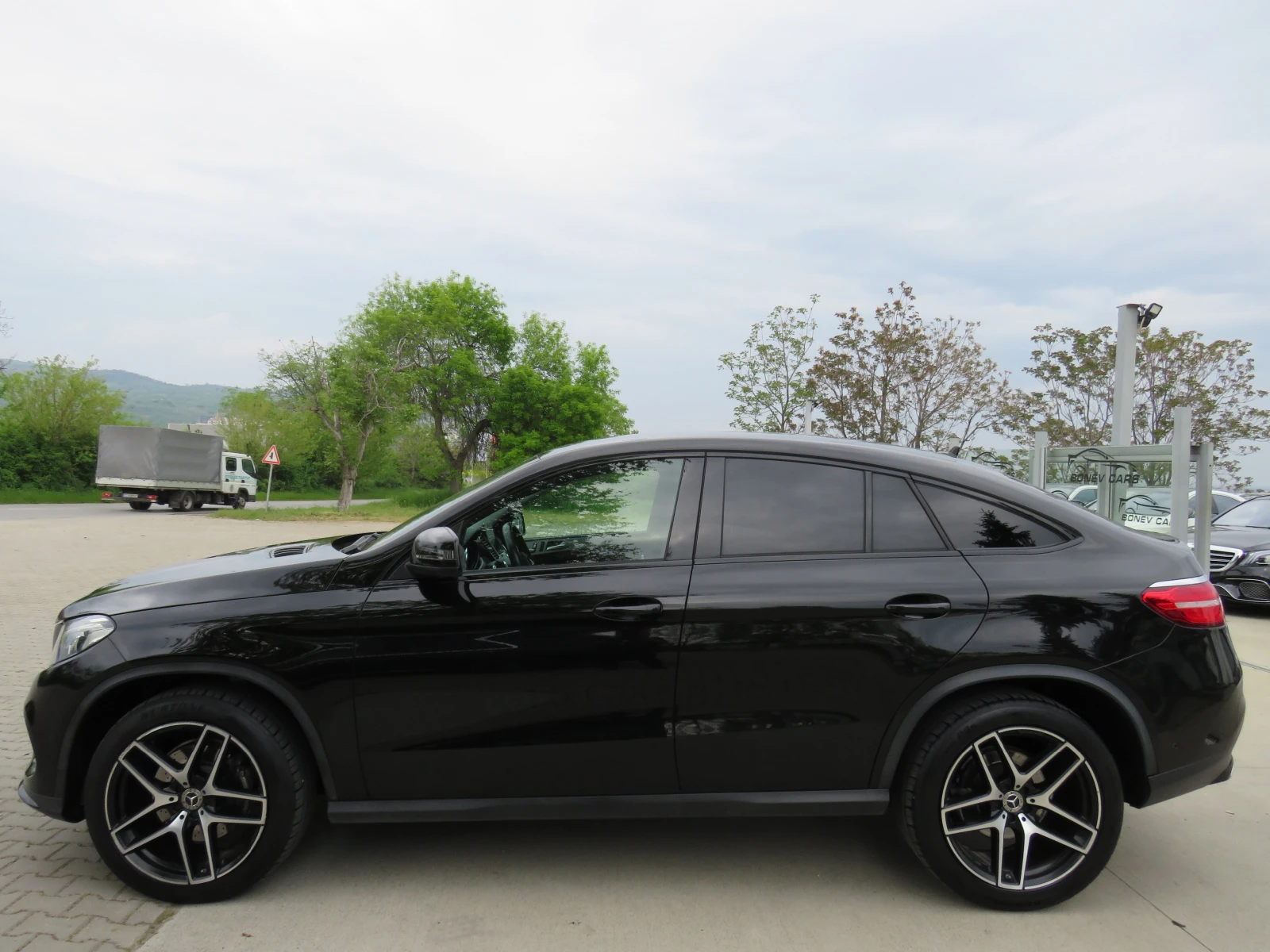 Mercedes-Benz GLE 350 * AMG PACK 9G РЕГИСТРИРАН* , снимка 8 - Автомобили и джипове - 54501385