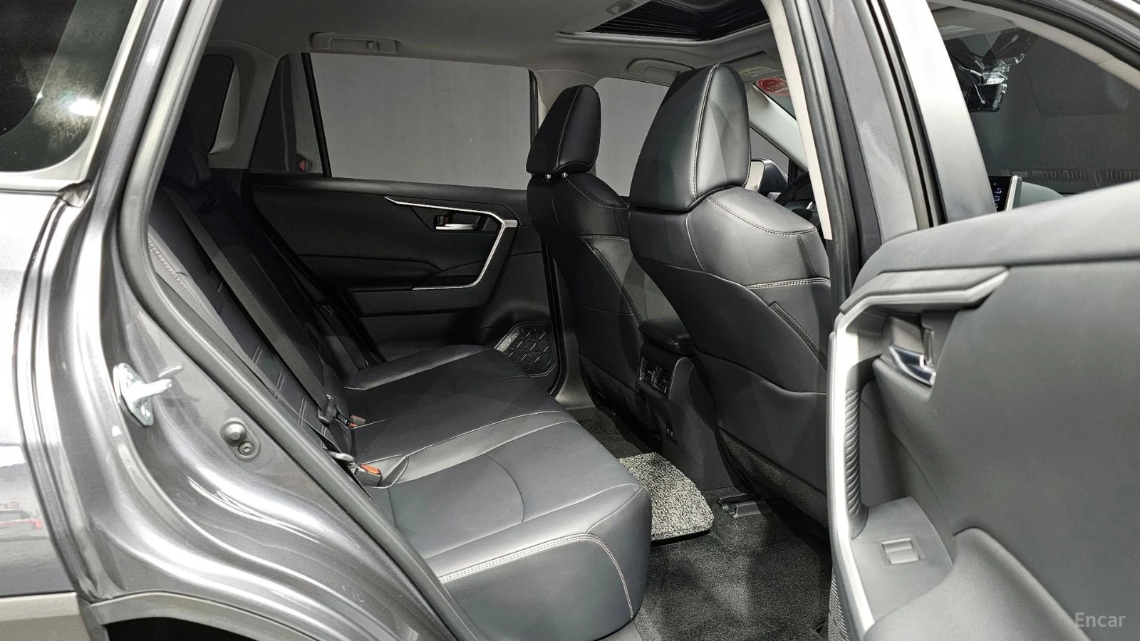 Toyota Rav4 * ПАНО* KEYLESS* Camera* ПОДГРЕВ* LED* , снимка 11 - Автомобили и джипове - 55625337
