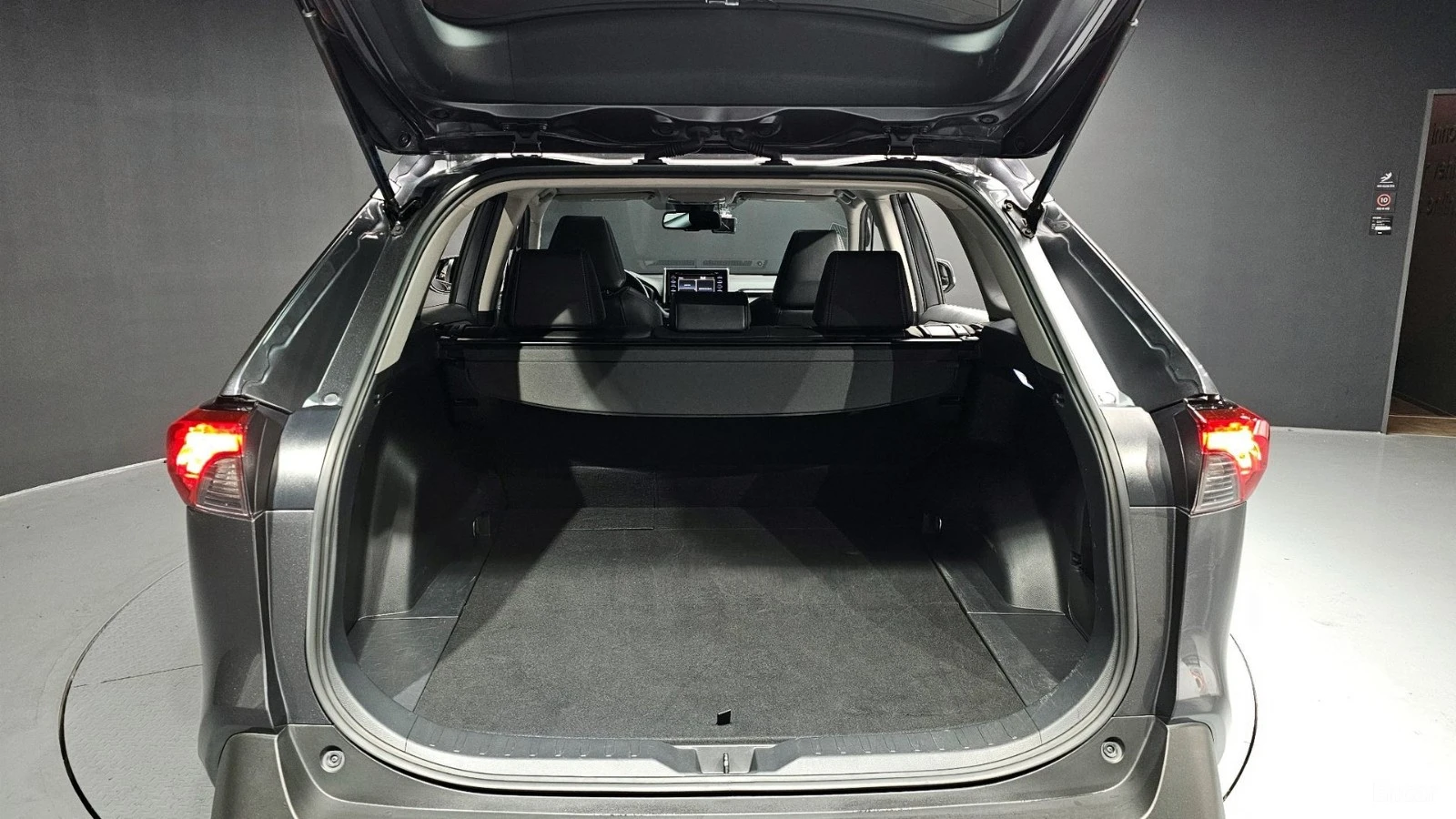 Toyota Rav4 * ПАНО* KEYLESS* Camera* ПОДГРЕВ* LED* , снимка 17 - Автомобили и джипове - 55625337