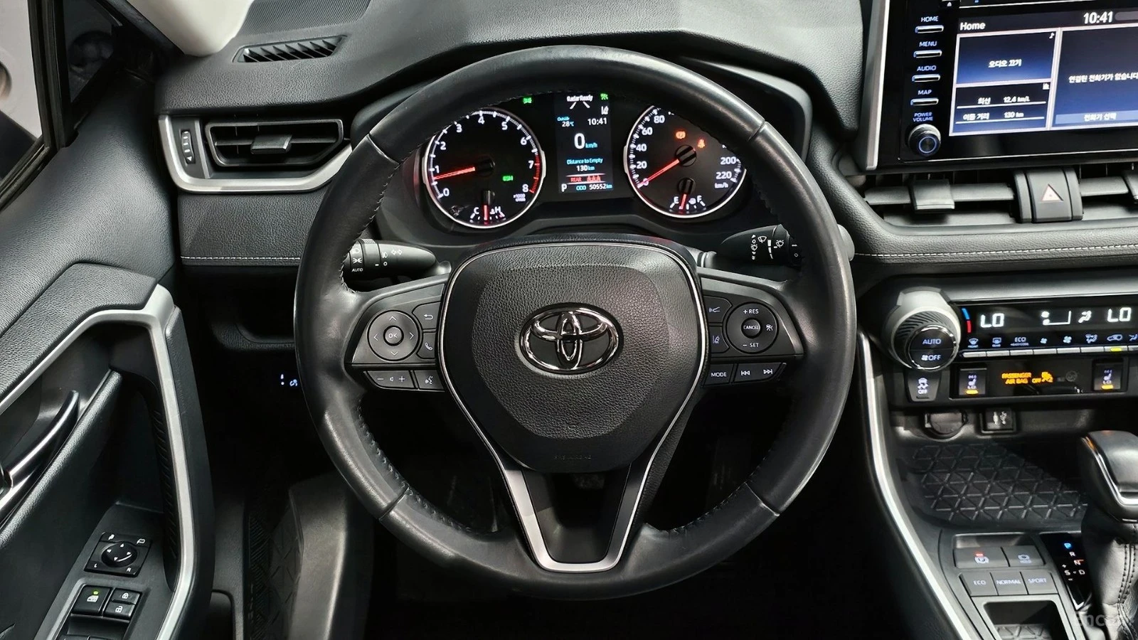 Toyota Rav4 * ПАНО* KEYLESS* Camera* ПОДГРЕВ* LED* , снимка 13 - Автомобили и джипове - 55625337