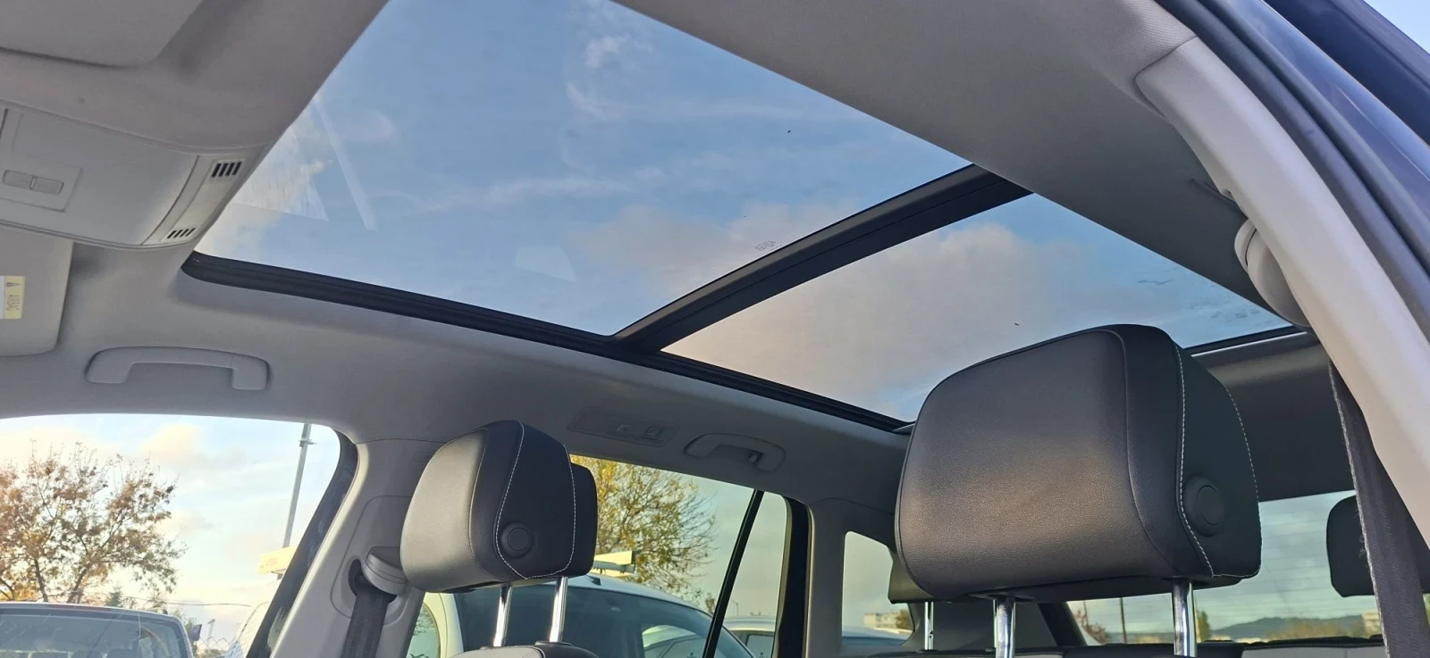 VW Tiguan 2.0TDI, снимка 9 - Автомобили и джипове - 56600218