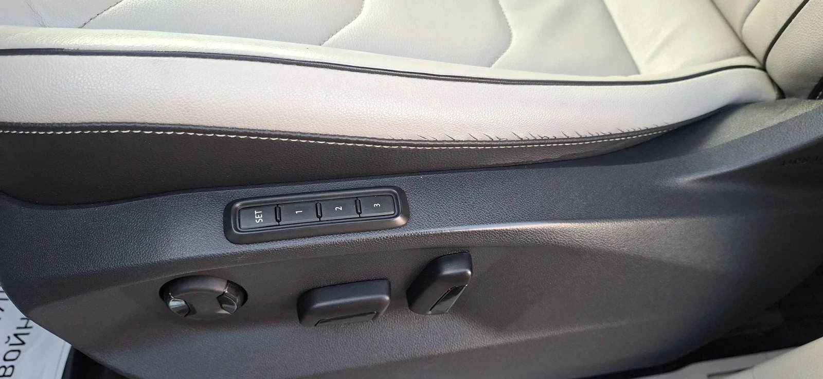 VW Tiguan 2.0TDI, снимка 14 - Автомобили и джипове - 56600218
