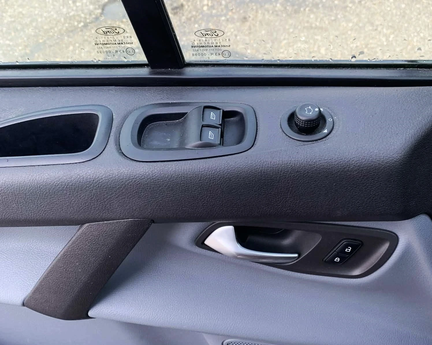 Ford Transit Custom, снимка 12 - Бусове и автобуси - 54280781