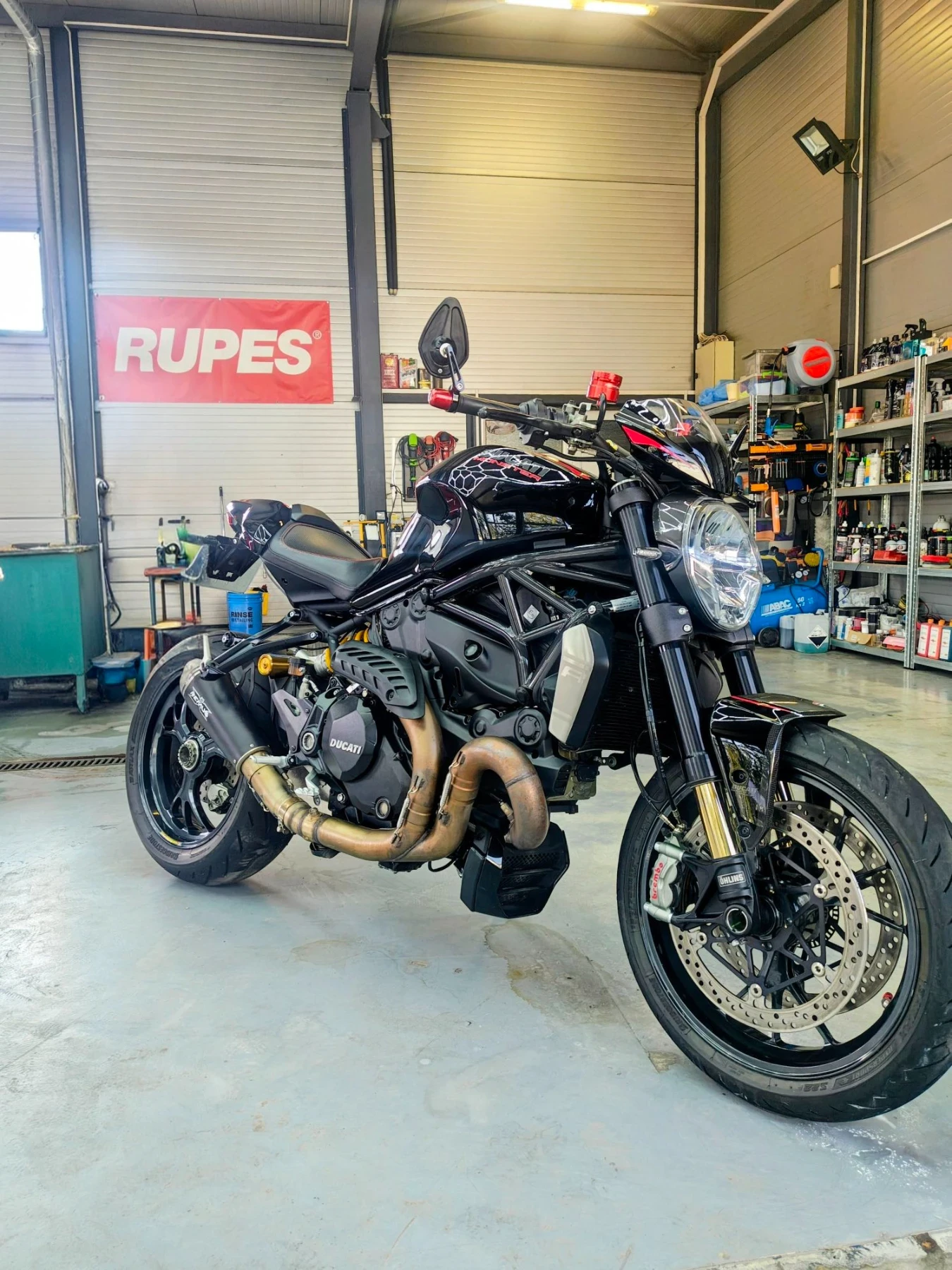 Ducati Monster 1200R, снимка 7 - Мотоциклети и мототехника - 56250372