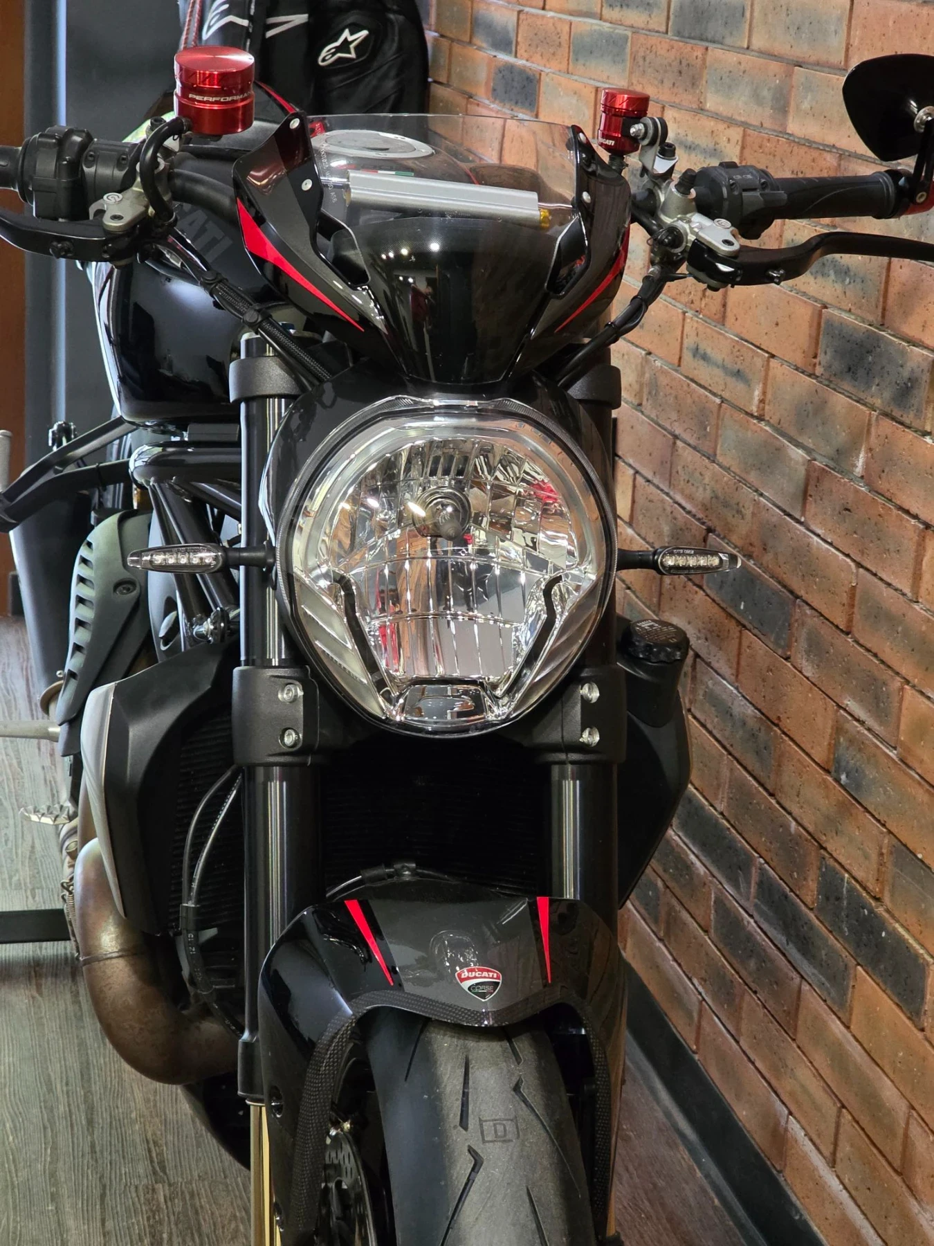 Ducati Monster 1200R, снимка 5 - Мотоциклети и мототехника - 56250372