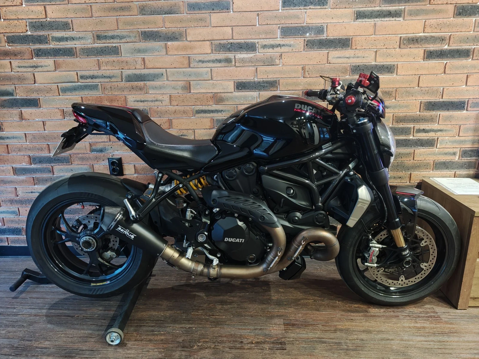 Ducati Monster 1200R