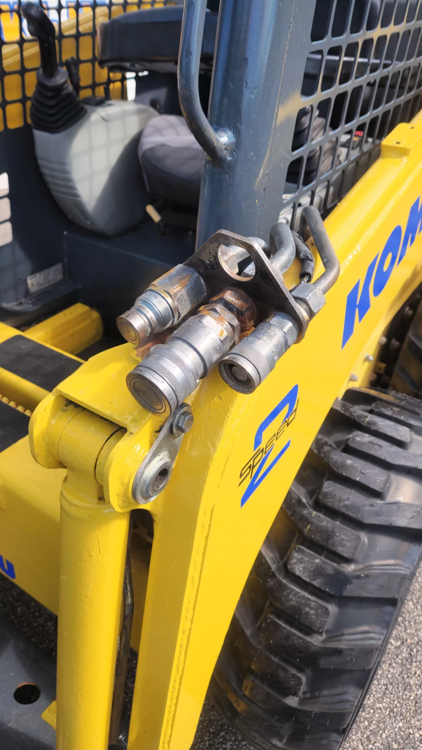Мини челни товарачи Komatsu Sk714 super flow  ПЕРФЕКТЕН !!! - изображение 9