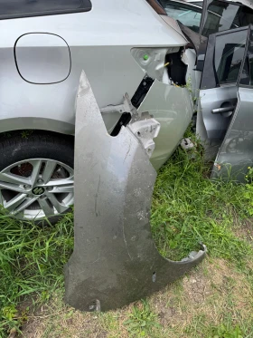 Nissan Murano 2011г десен калник с лека забележка , снимка 1