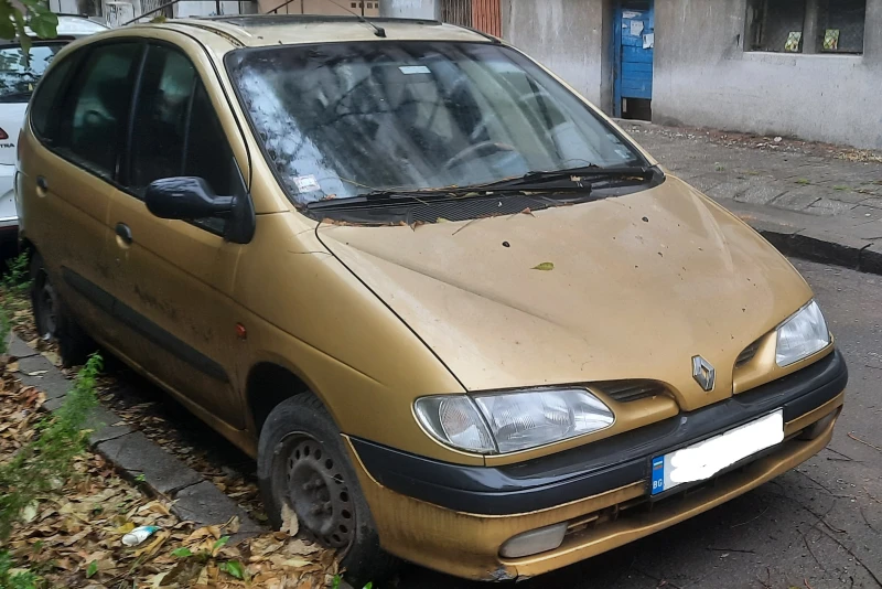 Renault Scenic, снимка 2 - Автомобили и джипове - 48010054