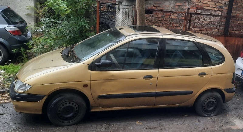 Renault Scenic, снимка 3 - Автомобили и джипове - 48010054