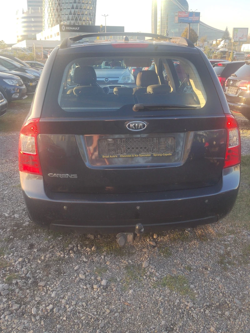 Kia Carens 2.0 BENZIN , снимка 7 - Автомобили и джипове - 48620064