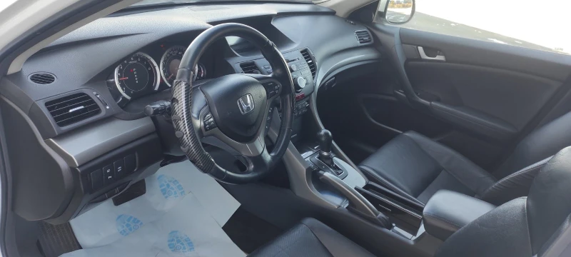 Honda Accord 2.4 EX, снимка 8 - Автомобили и джипове - 49256806