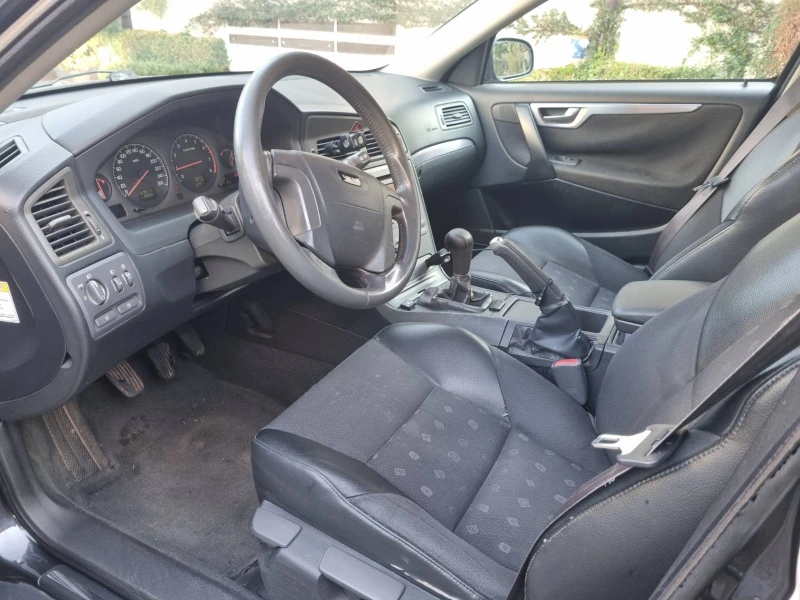 Volvo V70, снимка 8 - Автомобили и джипове - 52658225