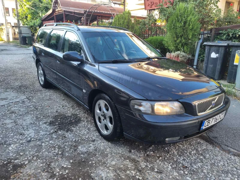 Volvo V70, снимка 2 - Автомобили и джипове - 52658225
