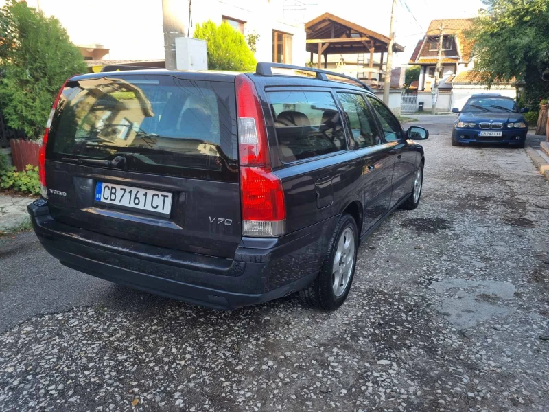 Volvo V70, снимка 4 - Автомобили и джипове - 52658225